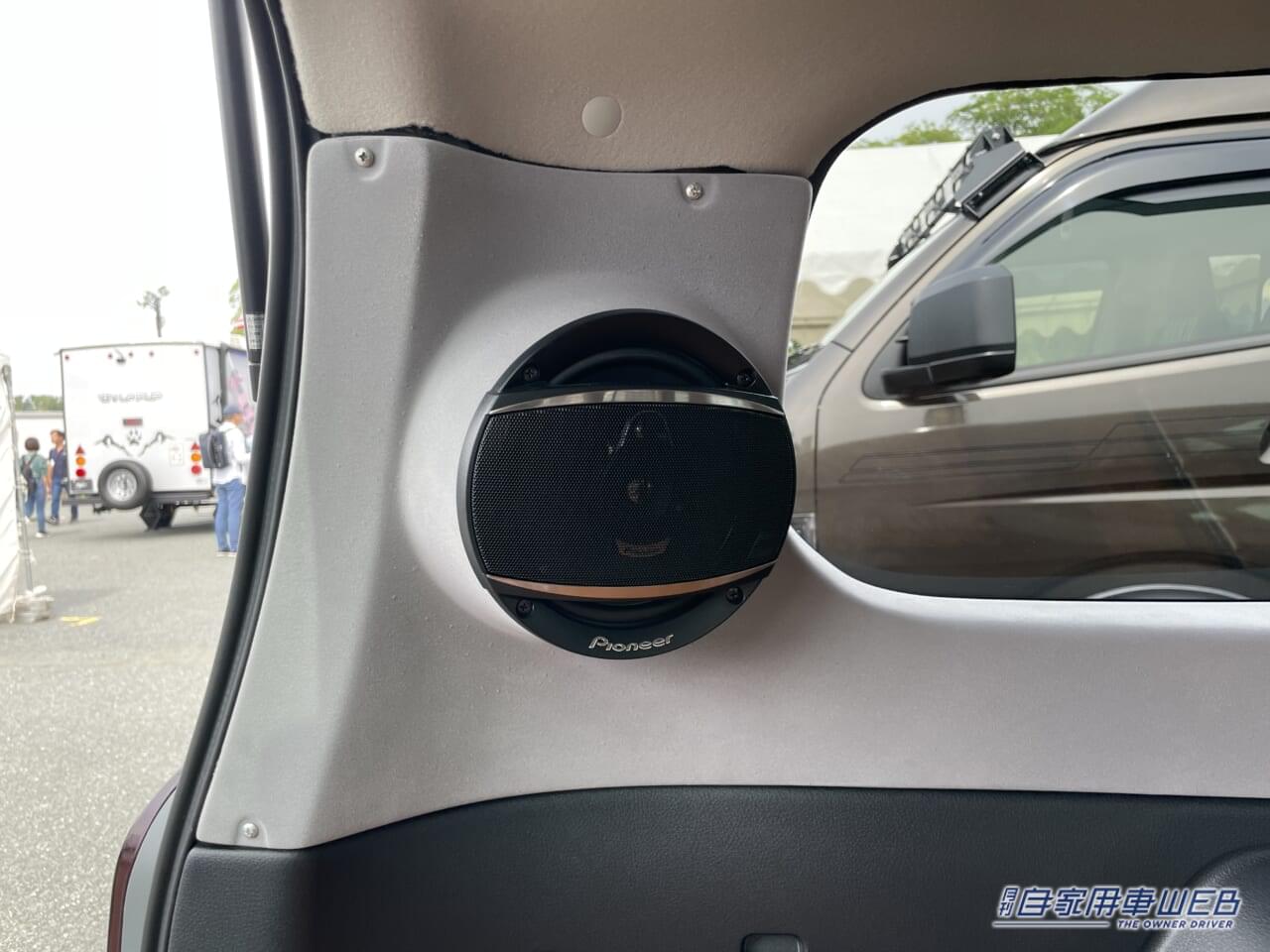 |「本当にプロボックスか?」「もはやSUVじゃん」超カッコいいのは外装だけじゃない。レザー調のインテリアまで魅力のプロボックス