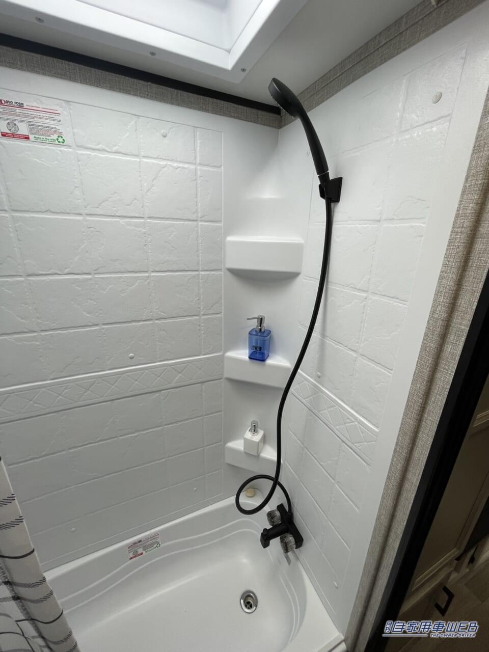 |走るワンルーム! 一人暮らしができそうなキャンピングトレーラー