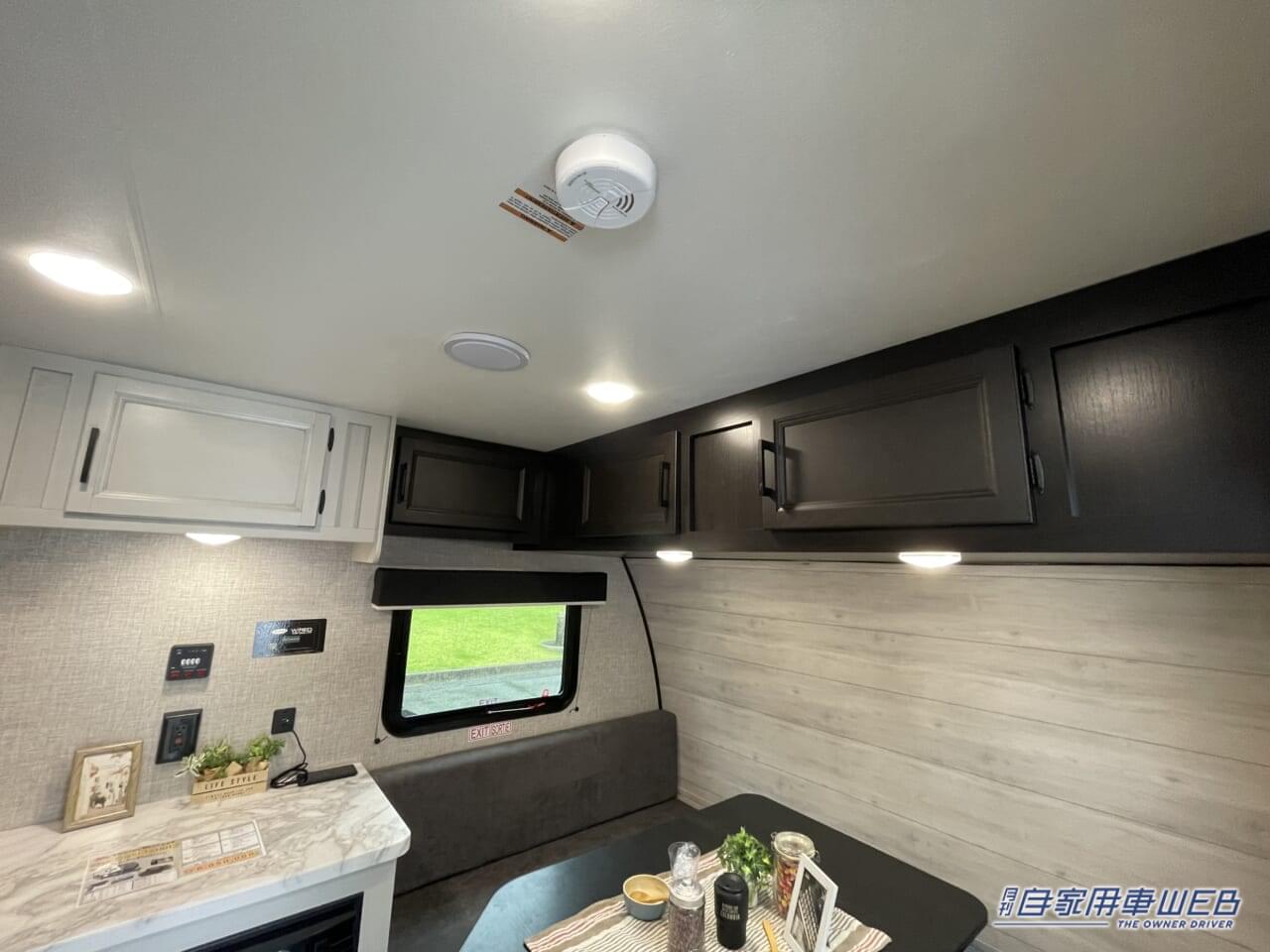 |走るワンルーム! 一人暮らしができそうなキャンピングトレーラー