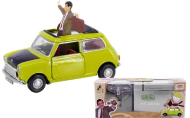 Mr.ビーンがミニカーに! ボンネットからあの男が飛び出すぞ