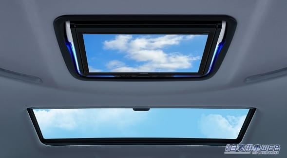 |カロッツェリアのフリップダウンモニターなら、あなたの車にも後付けできる!