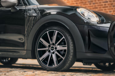 人気のMINIに限定車がラインナップ!「MINI SHADOW EDITION」日本限定200台