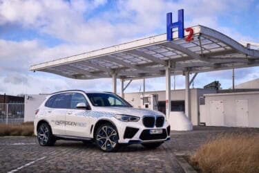 BMWが燃料電池実験車両「BMW iX5 Hydrogen」の実証実験を日本で開始
