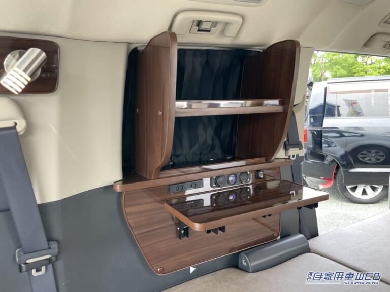 キャンピングカー|デリカD:5|Dキャンパー(グランドモーター)|「これ、家じゃん…」「車の中に部屋をつくる」という発想。どこでも行けて、泊まれる。“新しい日常”をつくるクルマ。