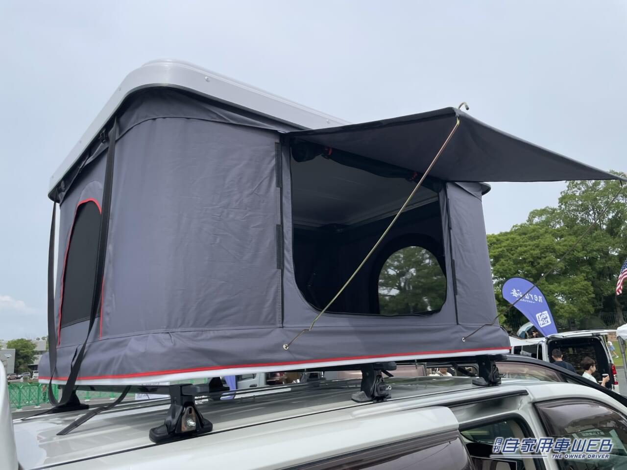 キャンピングカー|デリカD:5|Dキャンパー(グランドモーター)|「これ、家じゃん…」「車の中に部屋をつくる」という発想。どこでも行けて、泊まれる。“新しい日常”をつくるクルマ。