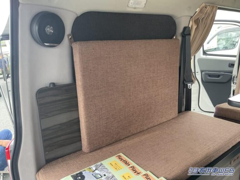 タウンエース バンのキャンピングカー。車内|「結局これくらい」「めっちゃ丁度よい」軽キャンより大きく、ハイエースよりコンパクト。ベストサイズすぎる相棒。