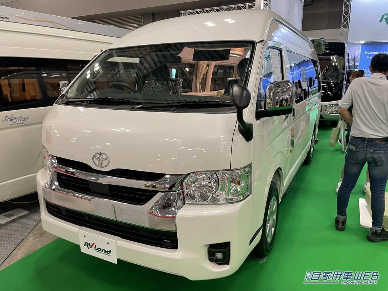 |立派なソファーベッドが車内に! トヨタのハイエースがベースのキャンパー