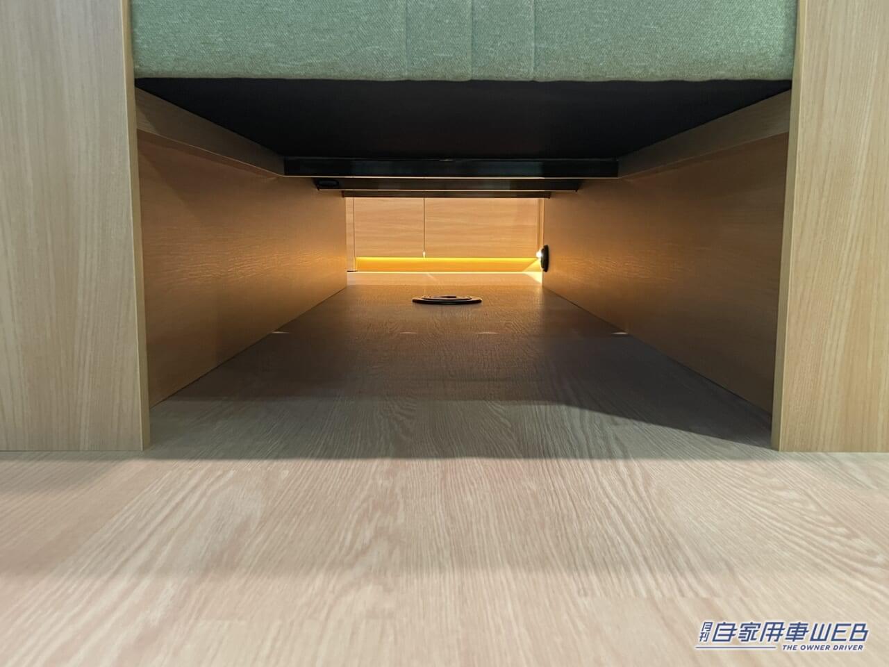 |立派なソファーベッドが車内に! トヨタのハイエースがベースのキャンパー