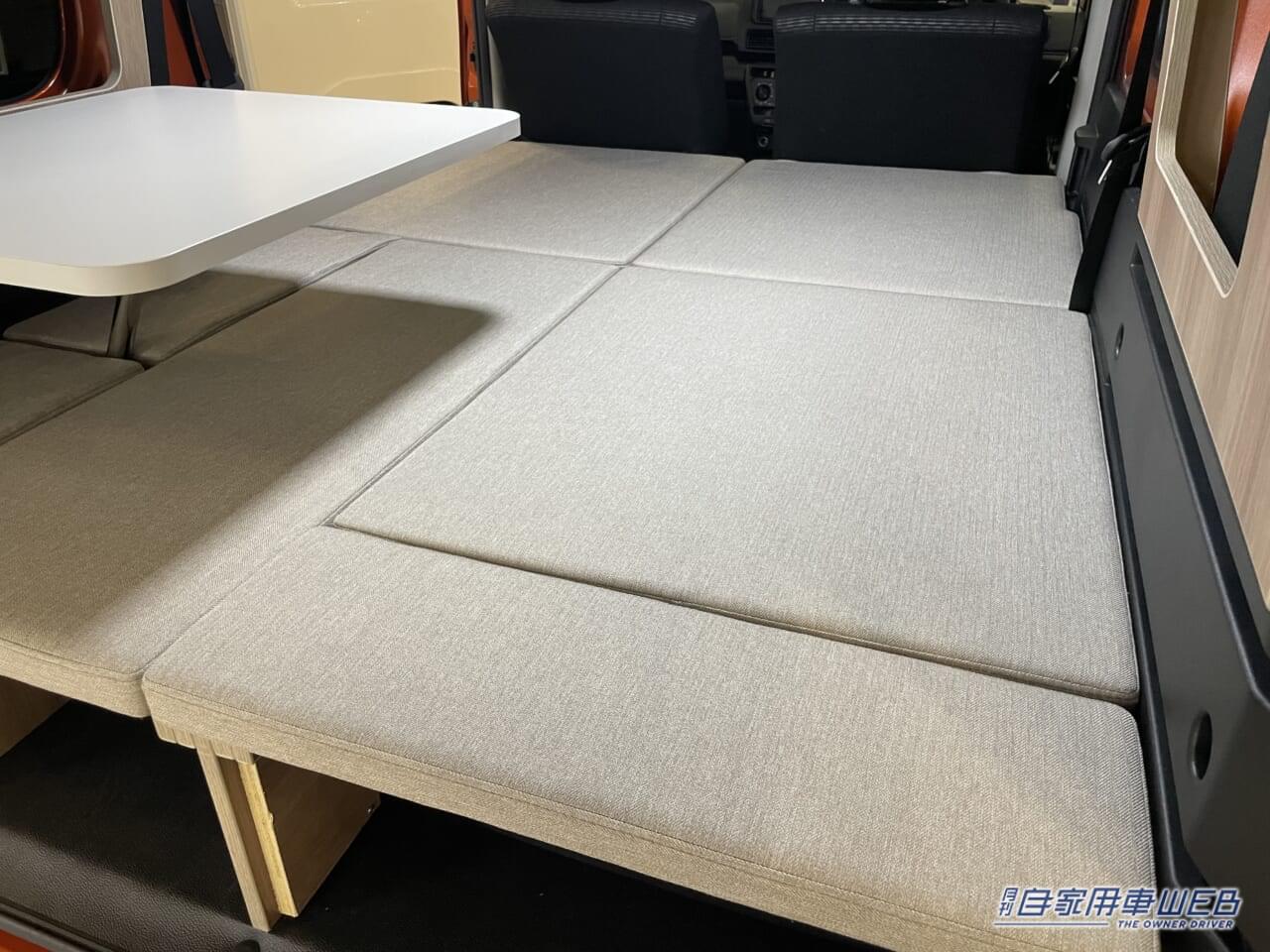 |「この軽自動車…」「正直、ナメてた」見た目フツー、中身ガチ。ちょっとズルいぞ、仕事も遊びも1台で叶える、天才的な軽キャンパー。