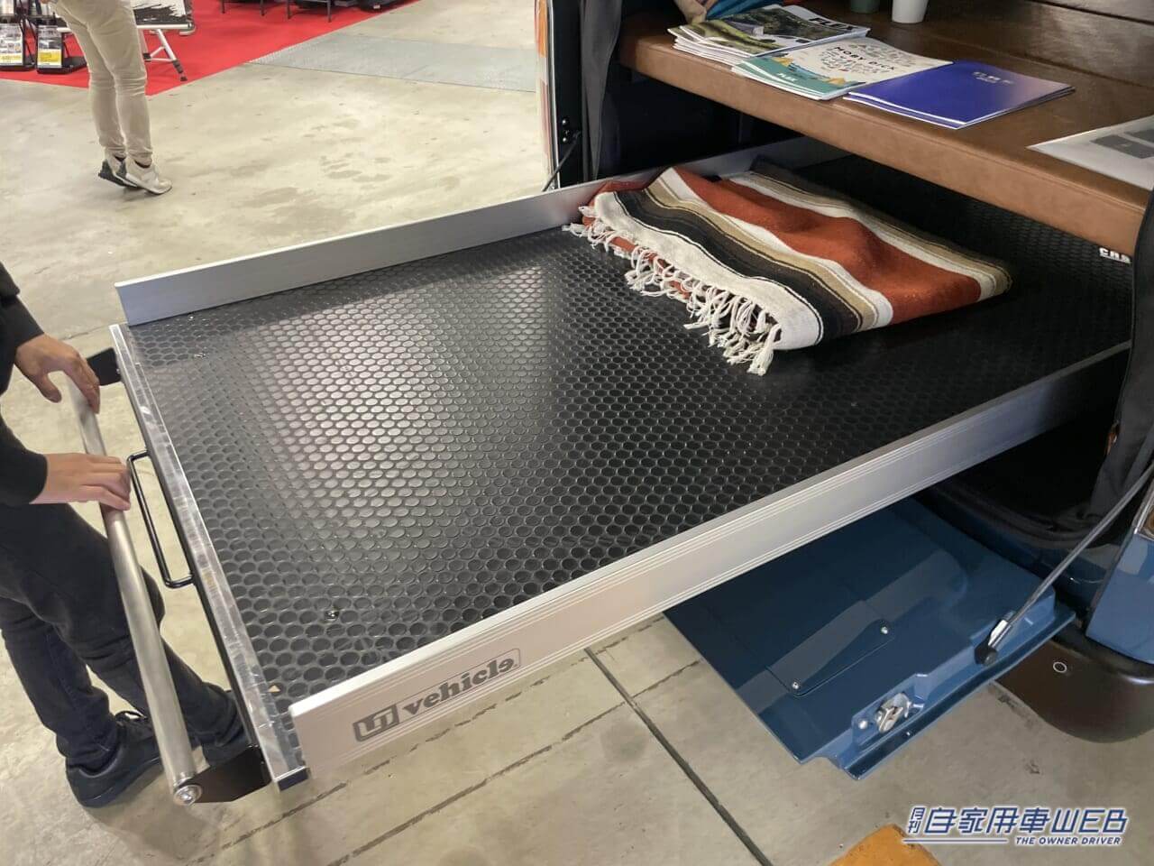 |スライドフロアがアウトドアで超便利! トヨタのハイエースがベースのキャンパー