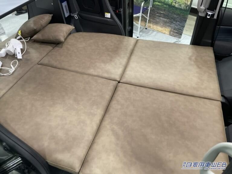 スズキのソリオ ハイブリッドの車内。|「もしかして完璧か?」車中泊から街乗りまで希望を叶えてくれるソリオ・ハイブリッドがベースのキャンピングカー。