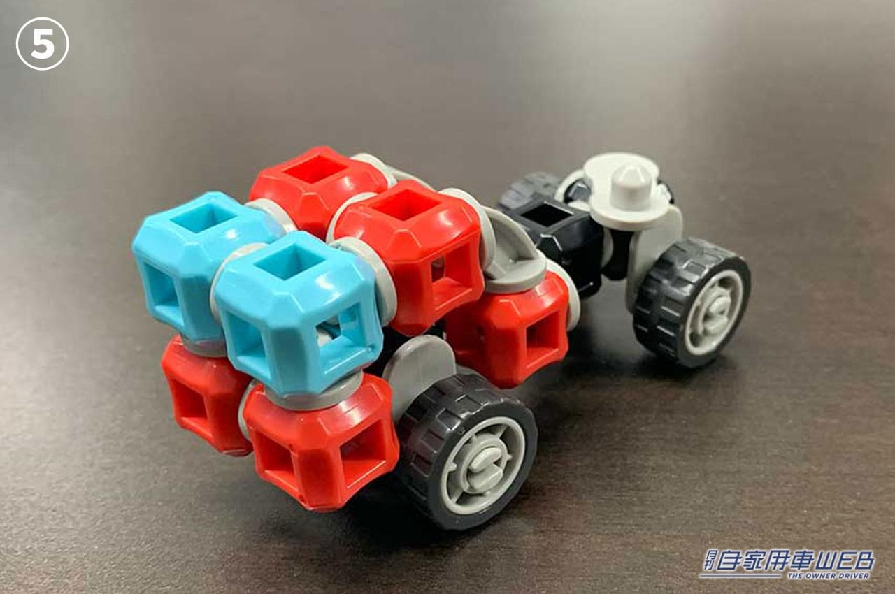 |【ハマる大人続出!】クルマもバイクも昆虫も恐竜もアイデア次第で作れる知育玩具がアツイらしい