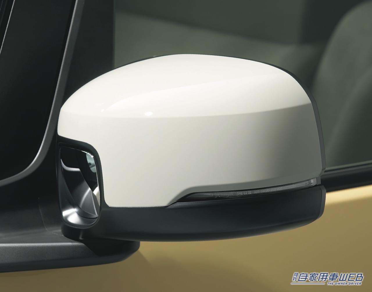 |3代目となるホンダ新型「N-BOX」お披露目。四角いフォルムはそのままに質感と扱いやすさを追求。先行予約も開始