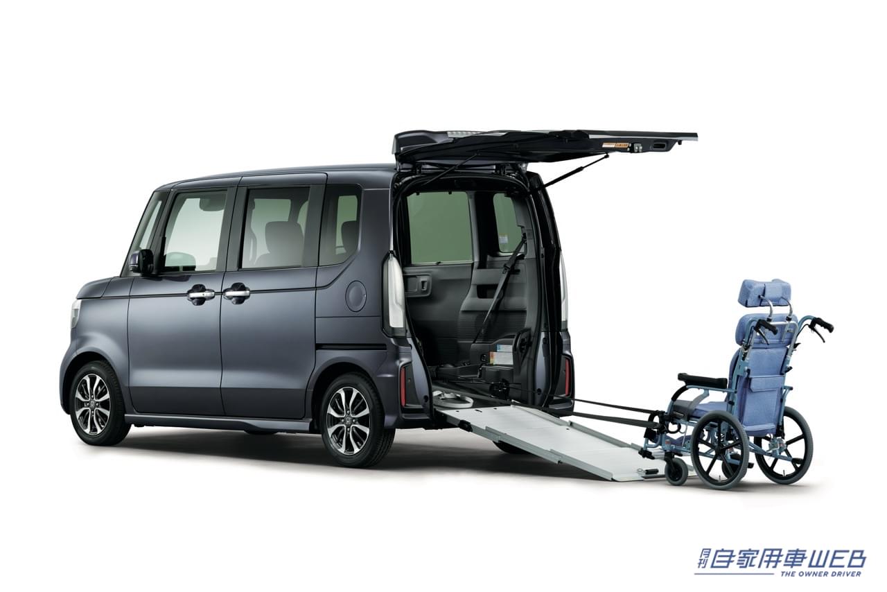 |3代目となるホンダ新型「N-BOX」お披露目。四角いフォルムはそのままに質感と扱いやすさを追求。先行予約も開始