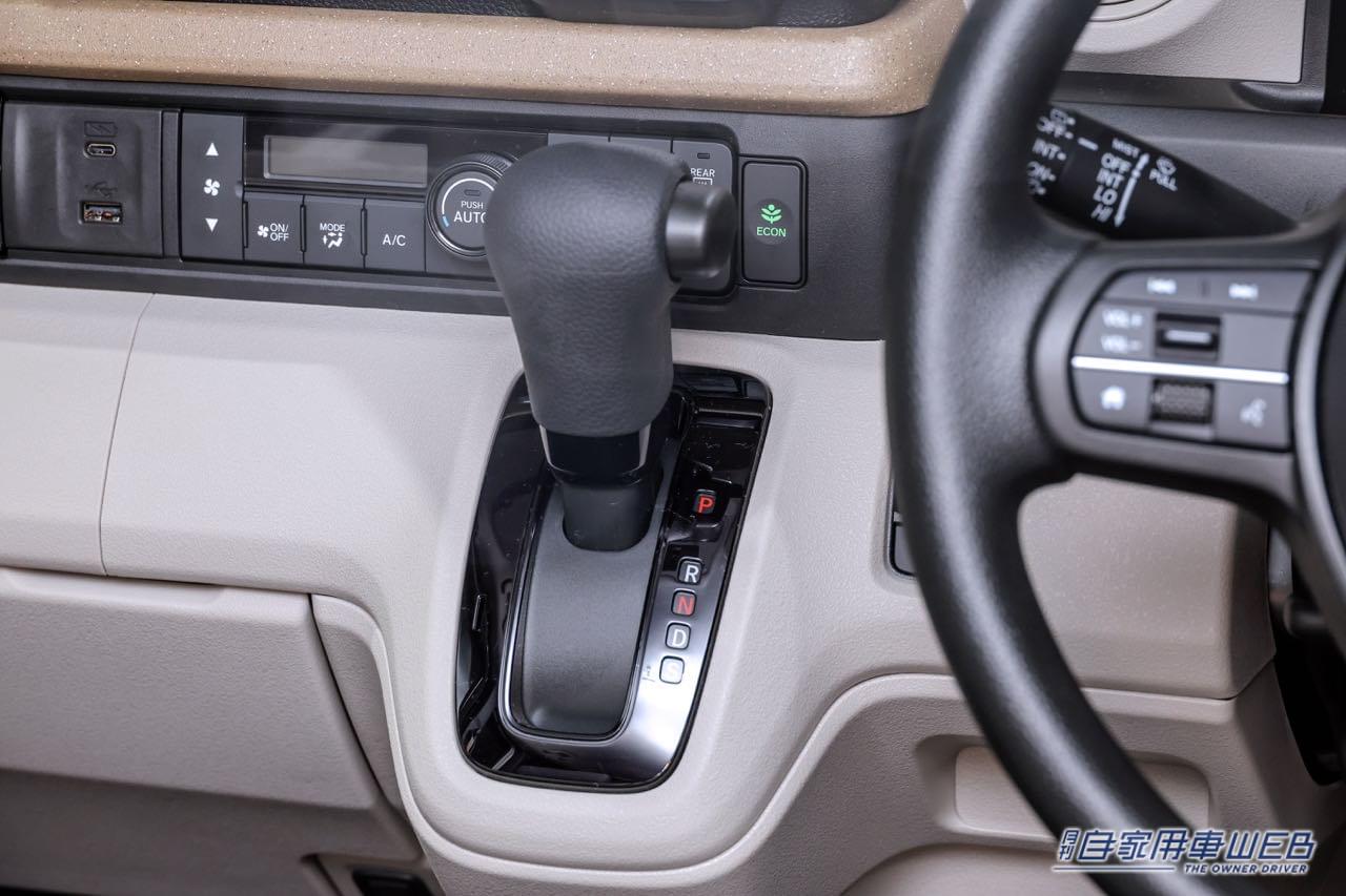 ｜3代目となるホンダ新型「N-BOX」お披露目。四角いフォルムはそのままに質感と扱いやすさを追求。先行予約も開始