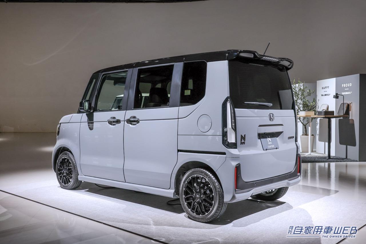 |3代目となるホンダ新型「N-BOX」お披露目。四角いフォルムはそのままに質感と扱いやすさを追求。先行予約も開始