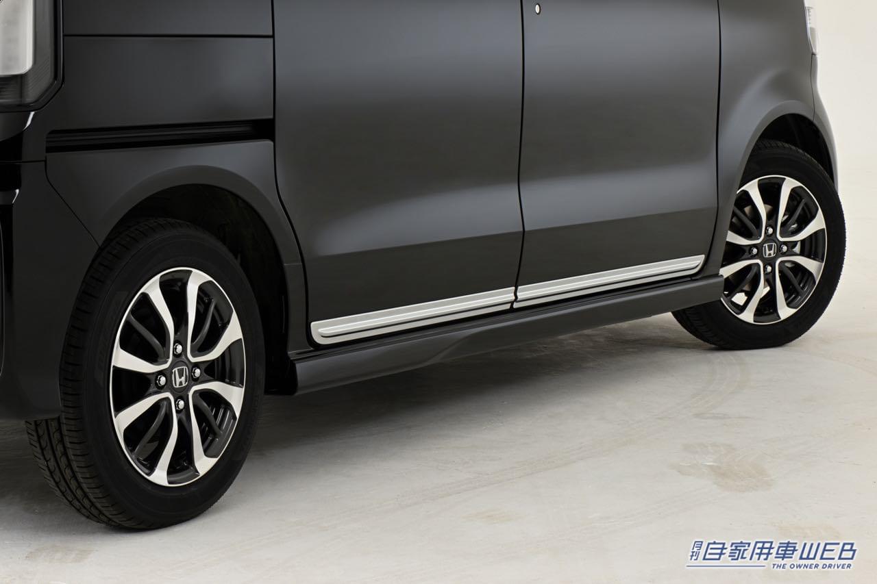 |ホンダアクセス、ホンダ新型「N-BOX」用純正アクセサリーを先行公開。サンシェード内蔵大型ル ーフコンソールが新登場!