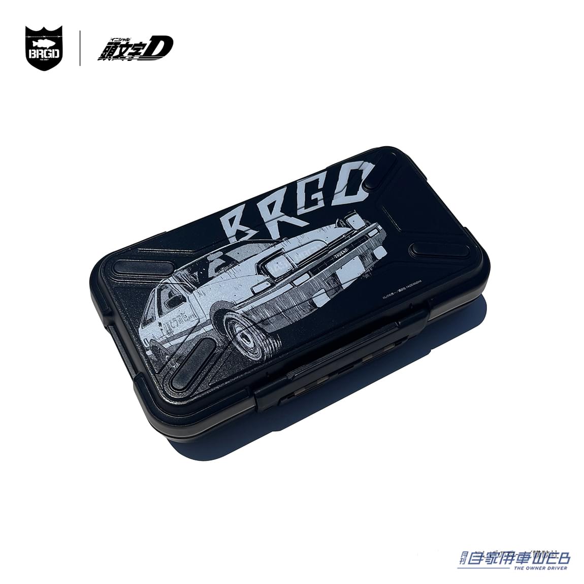 |これは激レア!「頭文字 D × BASS BRIGADE」のコラボレーションアイテムが登場! ドライバーもアングラーもマストバイ