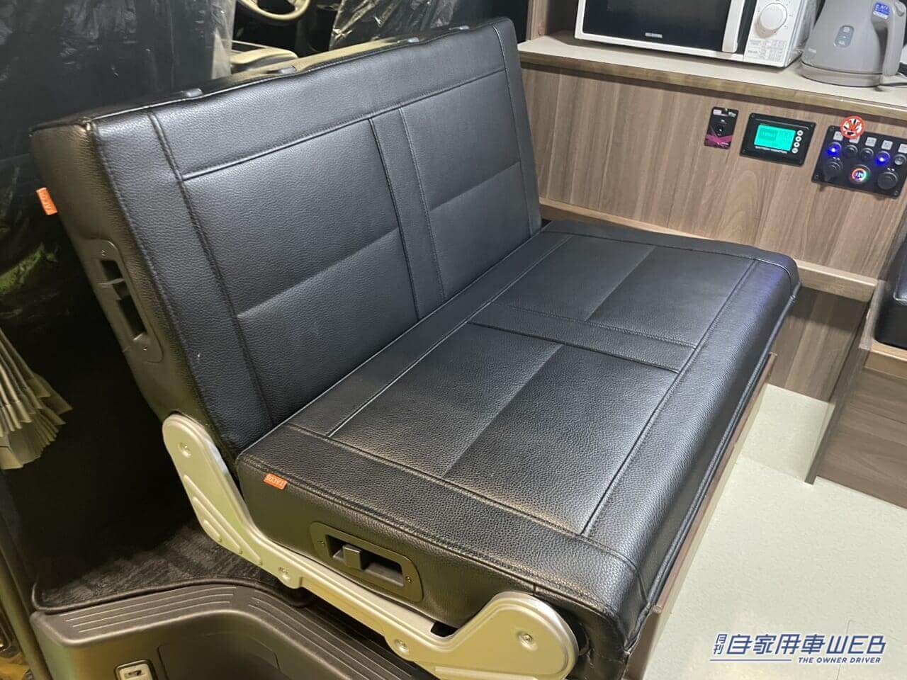 |まるで高級ロッカールームのよう! トヨタ ハイエースがベースのキャンパー