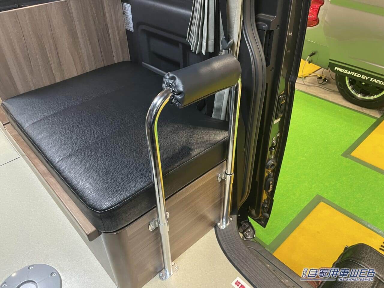 |まるで高級ロッカールームのよう! トヨタ ハイエースがベースのキャンパー