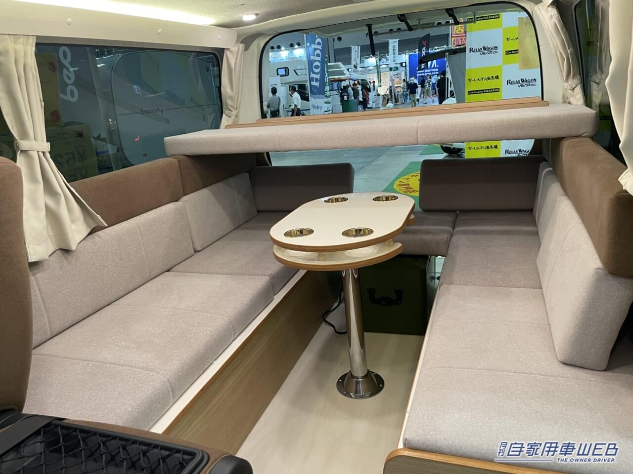 |4人家族のくつろぎ空間! トヨタ ハイエースがベースのキャンパー