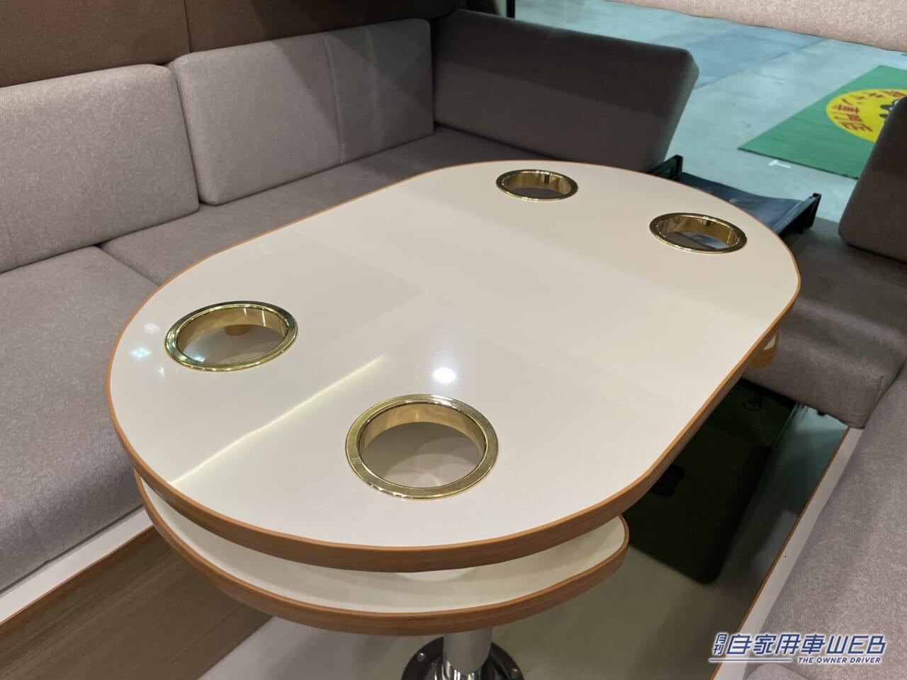 |4人家族のくつろぎ空間! トヨタ ハイエースがベースのキャンパー