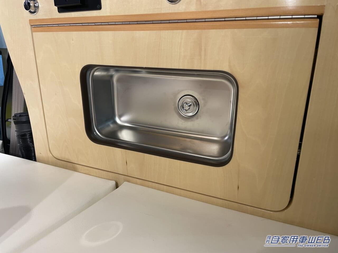 |車内で家電が使えるぞ! スズキのエブリイがベースの軽キャンパー
