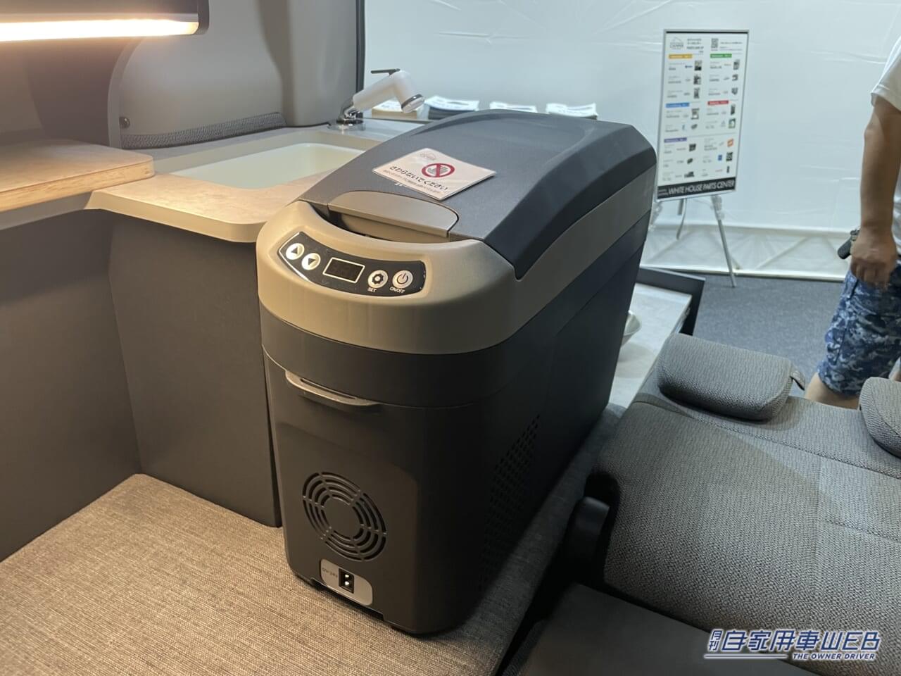 |「これは斬新」まさかの寝室付きホンダ『ステップワゴン』がスゴイ。もはや動くリビング、家族仕様のキャンパーがアツい!