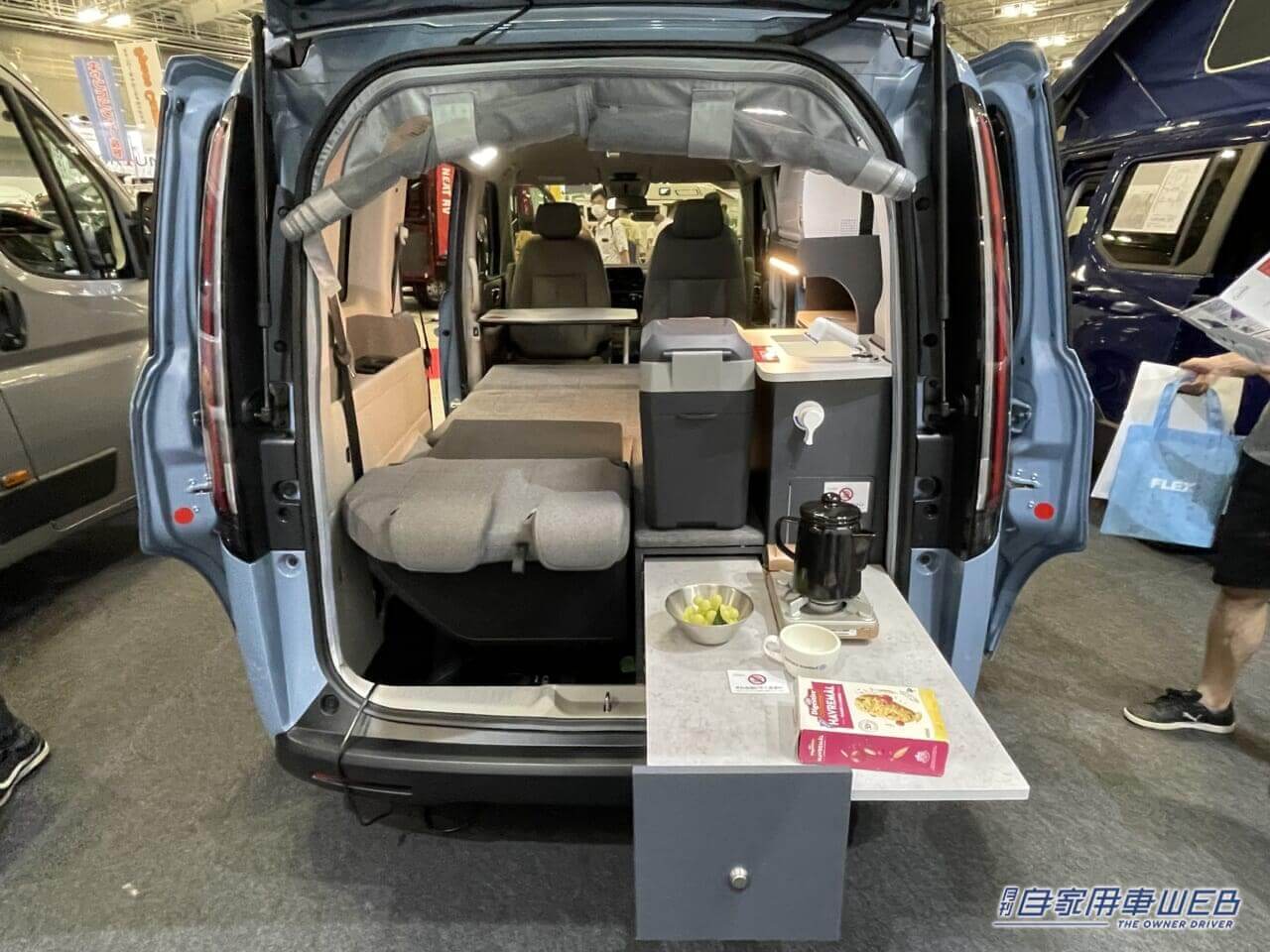 |「これは斬新」まさかの寝室付きホンダ『ステップワゴン』がスゴイ。もはや動くリビング、家族仕様のキャンパーがアツい!