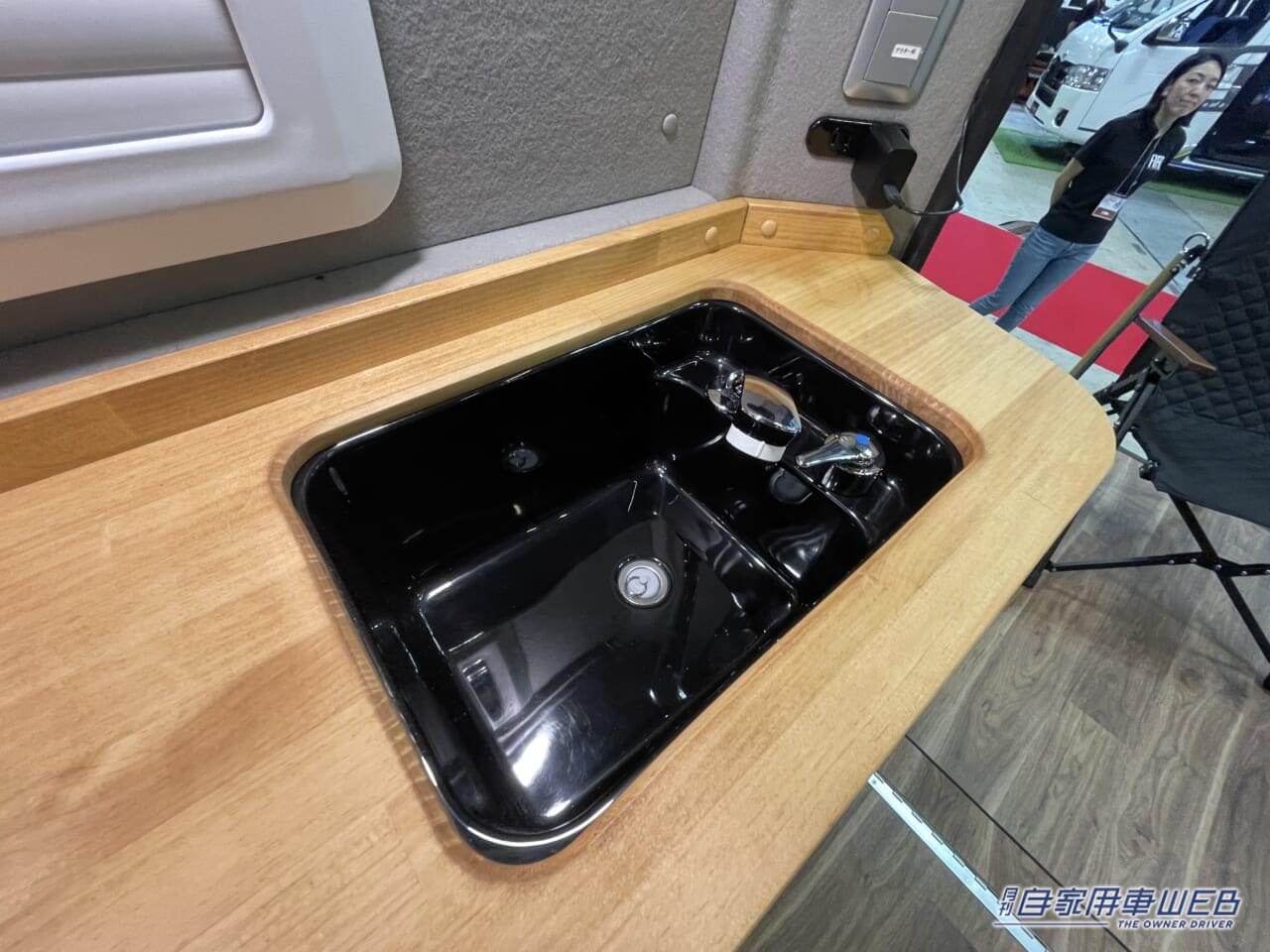 |テラスがついたキャンパーが登場! ベースはフィアット デュカト