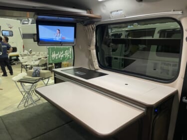 シンプルなレイアウトでも装備は充実! トヨタのタウンエースがベースのキャンパー