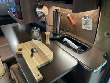 軽キャンパーの最高峰! 落ち着いた雰囲気が大人のソロ活にピッタリなダイハツ アトレー