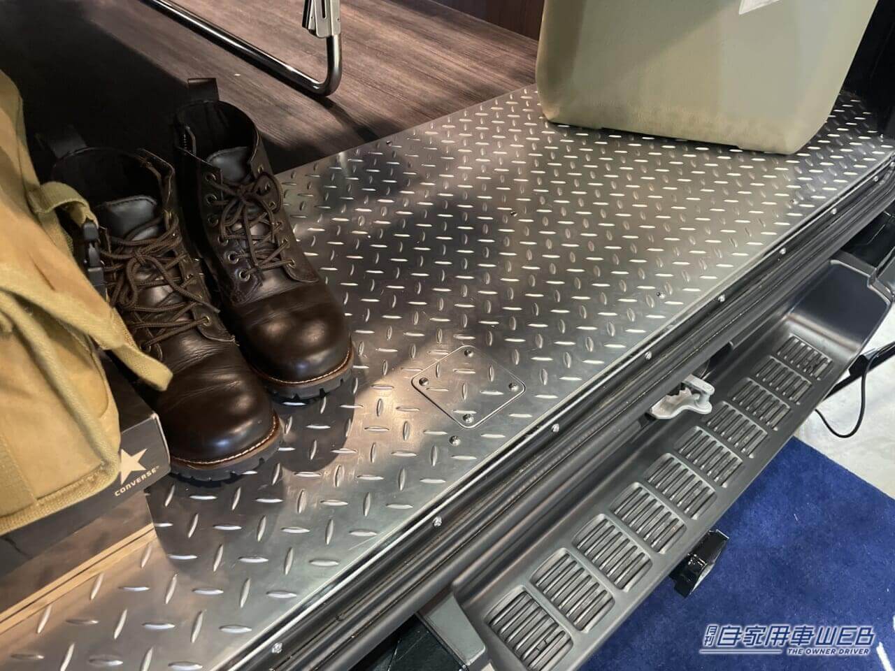 |ラフ&ワイルドが似合う! トヨタ ハイエースがベースの無骨なキャンパー