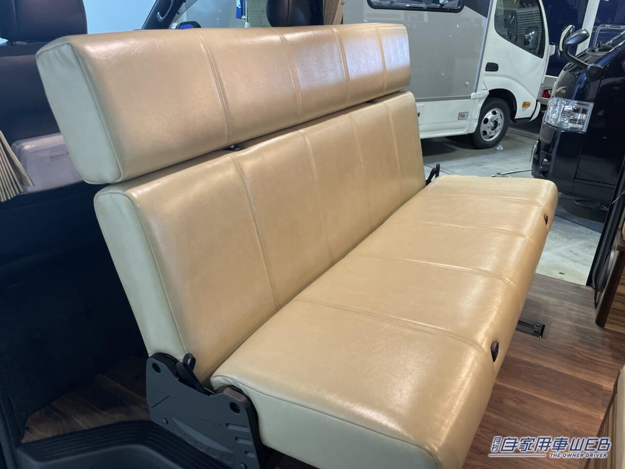 |クラシカルで高級感のある室内空間! トヨタのハイエースがベースのキャンパー