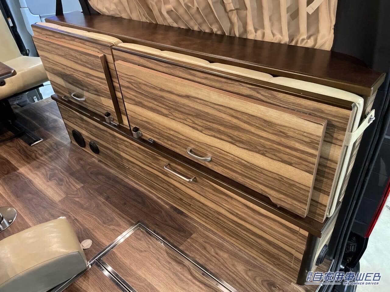 |クラシカルで高級感のある室内空間! トヨタのハイエースがベースのキャンパー