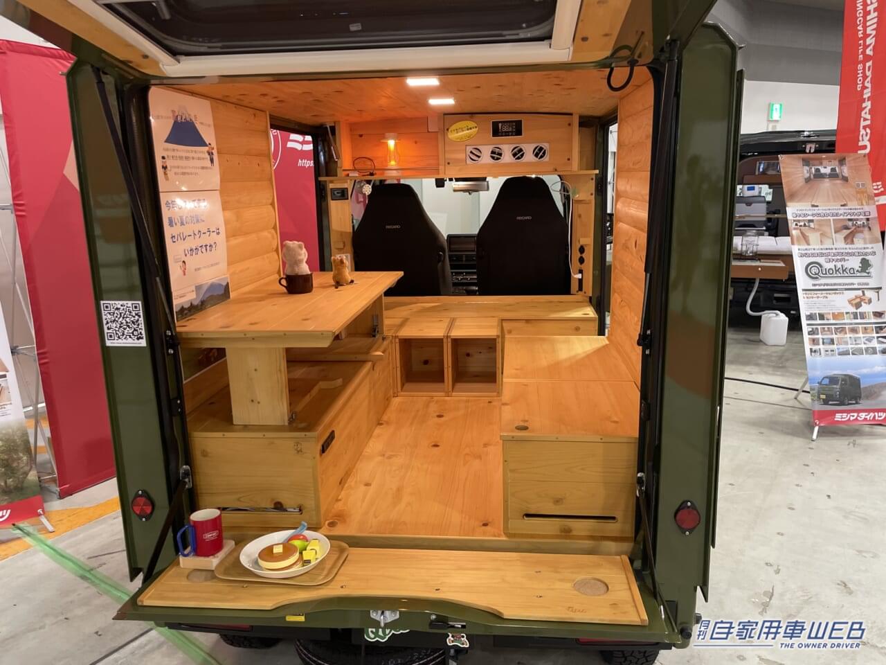 |「本当に軽トラか?」まるでログハウス。ヒノキ造りがイケてる、軽トラとは思えないキャンピングカー。