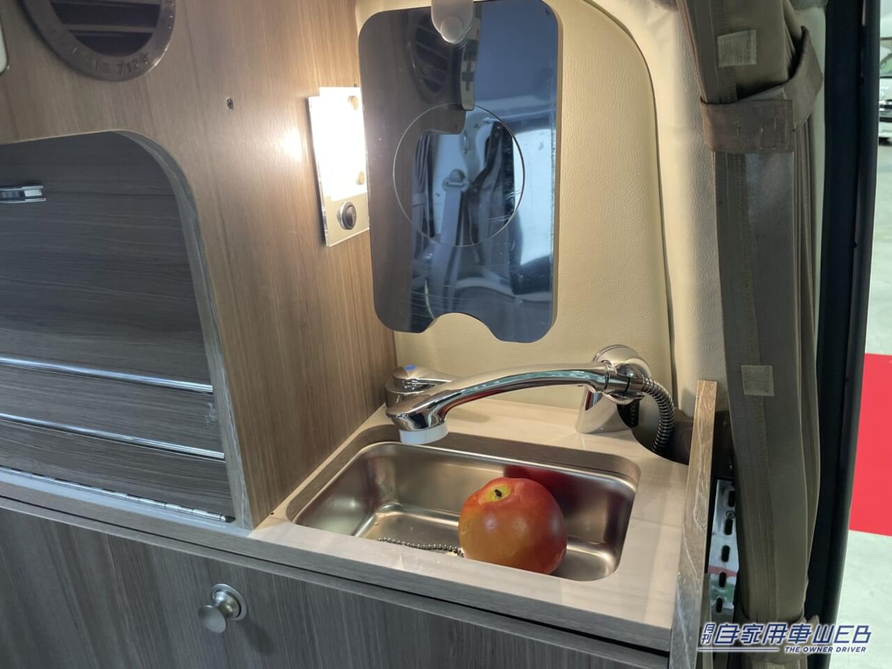 |2段シートの高さを自在に調整できる! スズキのエブリイがベースの軽キャンパー