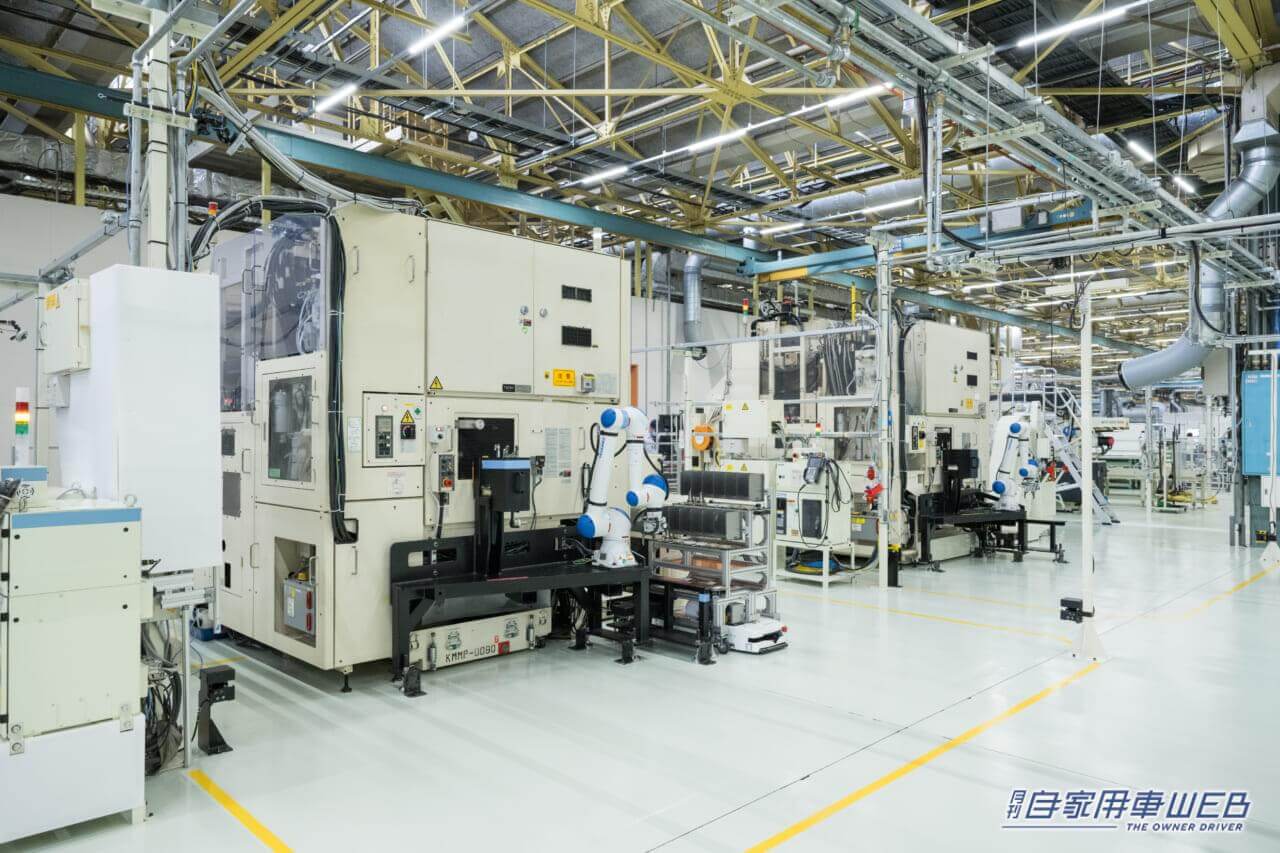 |物流の2024年問題に挑むトヨタ自動車。若者の知恵とグループの強みを活かして車両搬送ロボットを開発