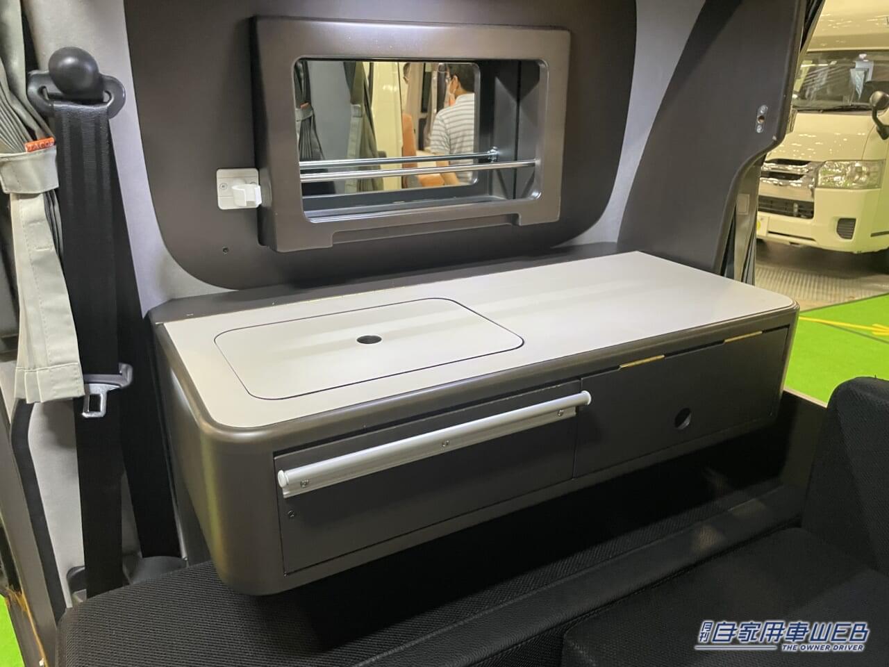 |ルーフが便利で個性的! 日産NV200バネットがベースのキャンパー