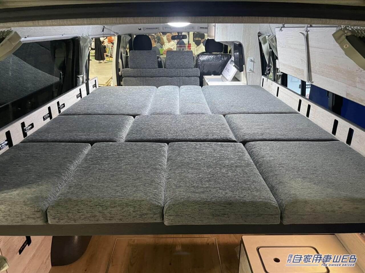 |2段になったフラットスペースが個性的! トヨタ ハイエースがベースのキャンパー