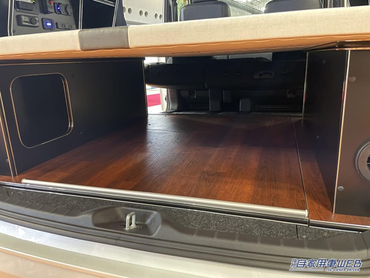 |広くてシンプル! スッキリとした車内が魅力のトヨタ ヴォクシーがベースのキャンパー