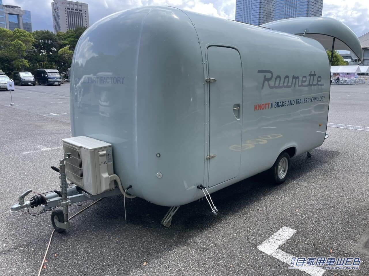 |移動する露天風呂! バスタブを備えたキャンピングトレーラー