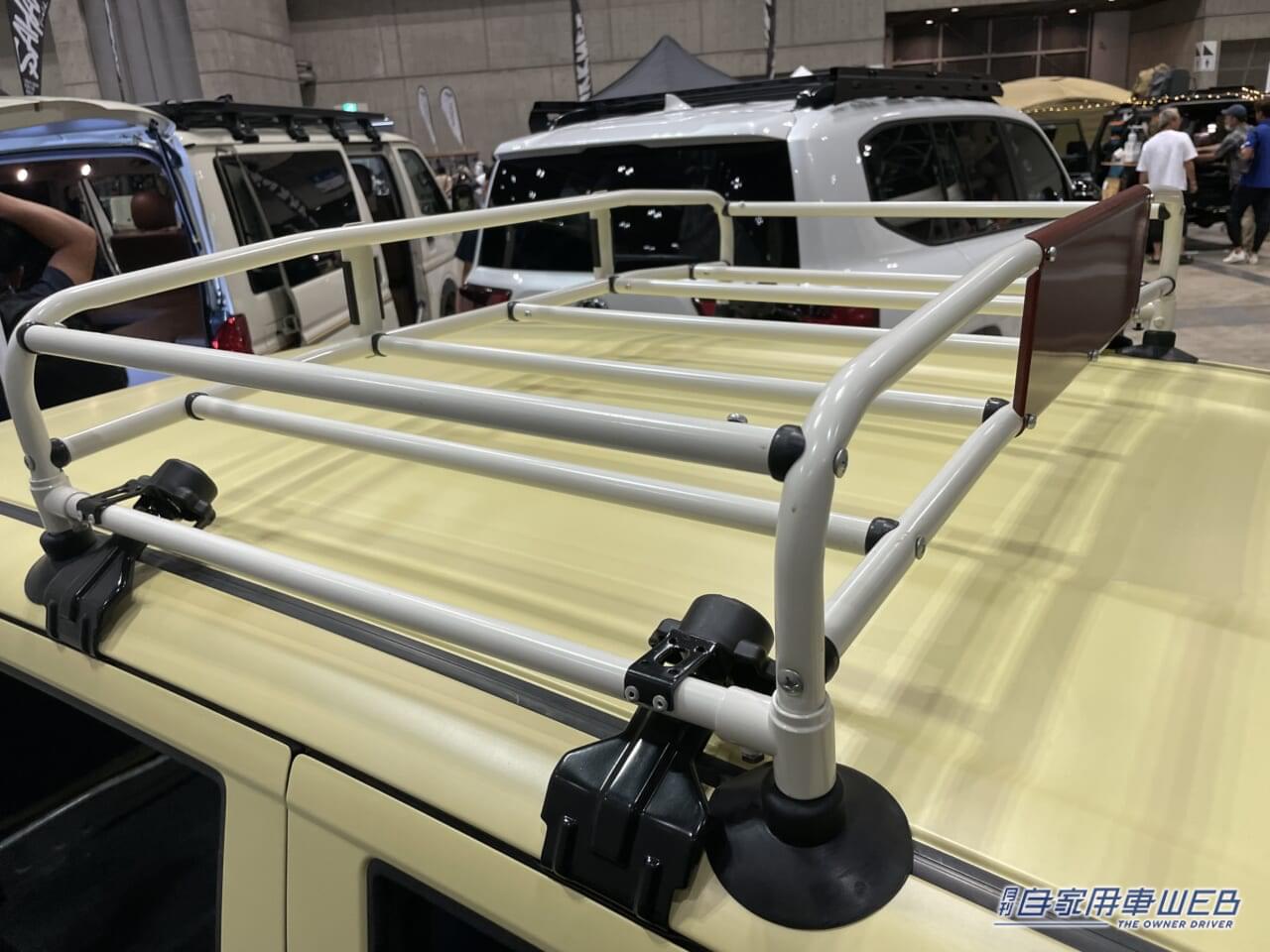 |パンダ? ピエロ? 個性的なボディカラーとフェイスにカスタムされたスズキ アルト