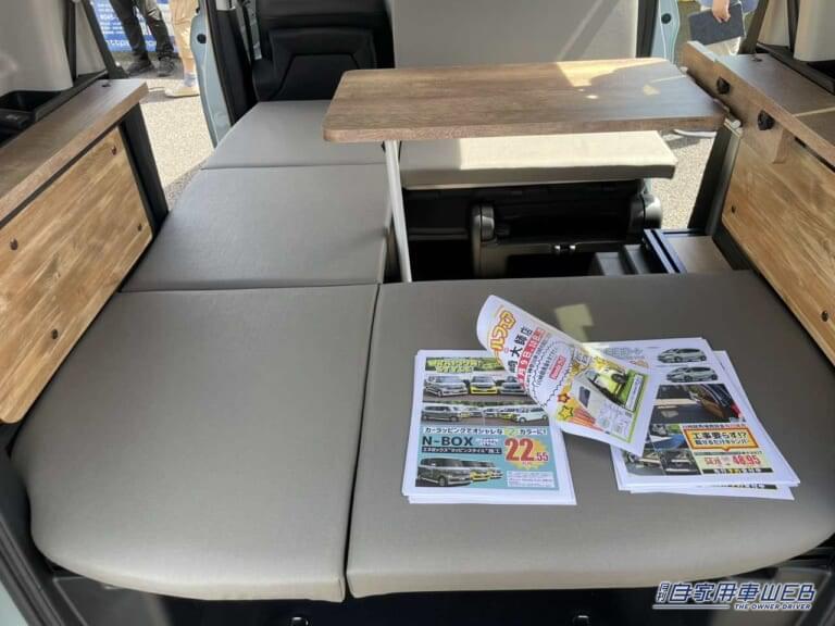 シートは汚れに強い素材を採用。|「最高だぜ…コンパクトミニバン」快適・車中泊の最適解か? ホンダ・フリードは、やっぱり「ちょうどいい」。