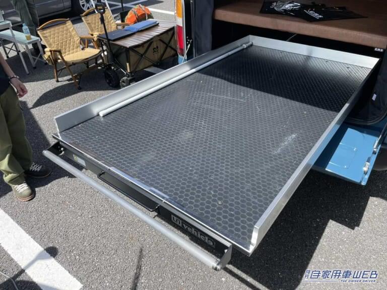 スライド式の収納|めっちゃ良いぞ「釣り」と「キャンプ」どちらもガチで楽しめる。やっぱりハイエースが欲しくなる!