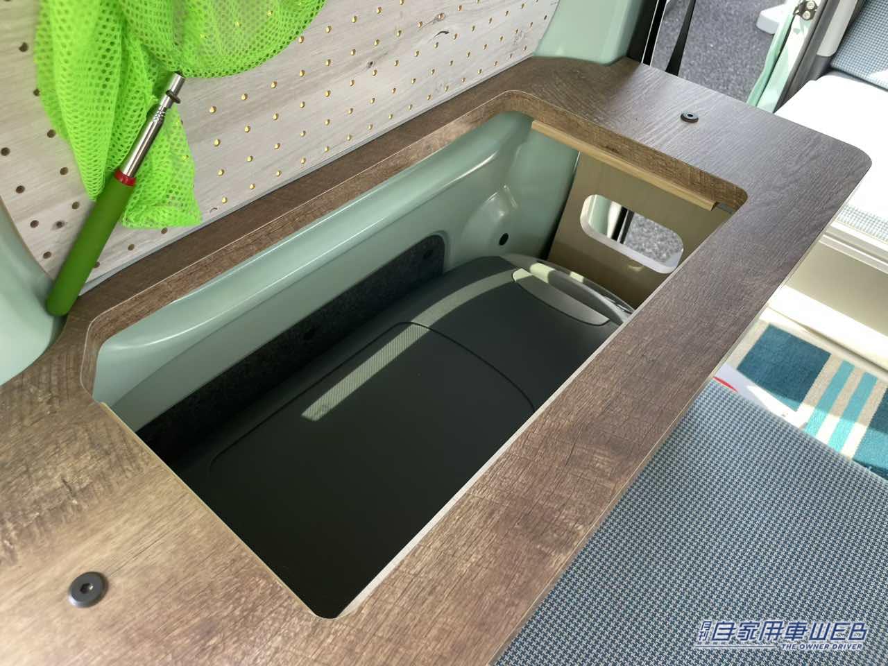 |「荻野目洋子の虫はともだち」仕様! ダイハツ ハイゼットカーゴがベースの軽キャンパー