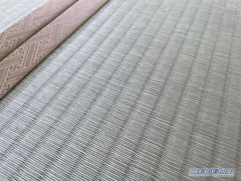 和紙をブレンドした繊維なので汚れに強い。|「こんなのアリ?」「軽自動車が和室に」車内に畳が敷かれた…スズキ・エブリイがベースの軽キャンパー。