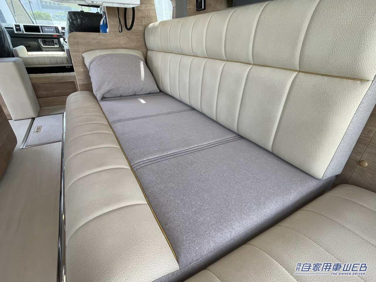 |スカイブルーのボディがオシャレ! トヨタ ハイエースがベースのキャンパー