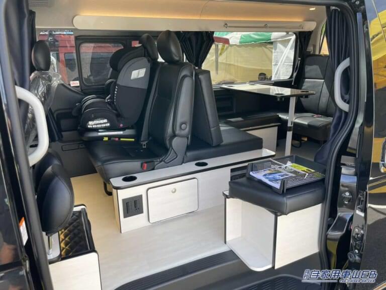 チャイルドシートが問題なく設置できるのはうれしい。|ウォークスルー構造がめちゃ便利!乗れます、寝れます、積めます。チャイルドシートOK!家族で楽しむキャンピングカー。