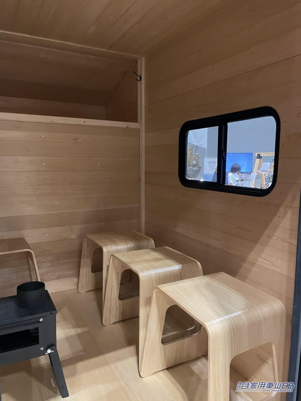 |軽トラの荷台に乗せるだけ! 移動式サウナを備えた軽キャンパー